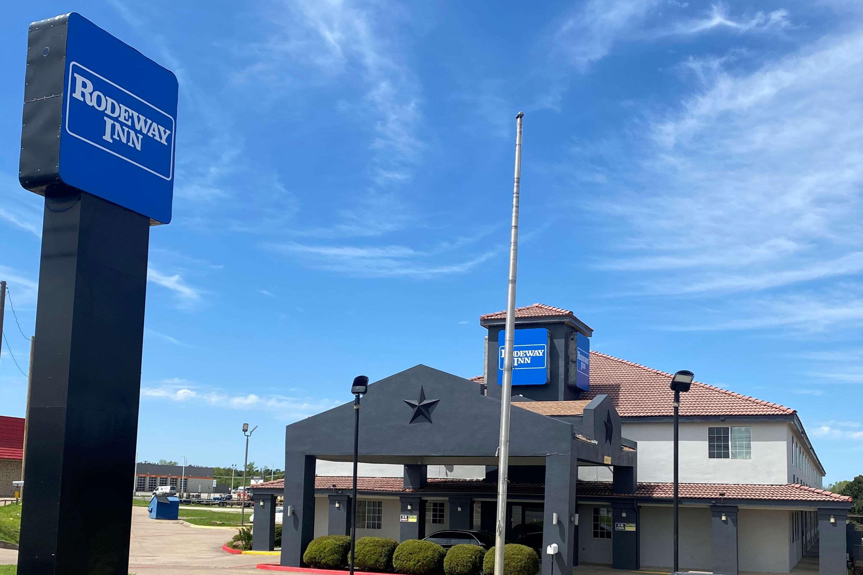 Rodeway Inn Stephenville Exterior photo