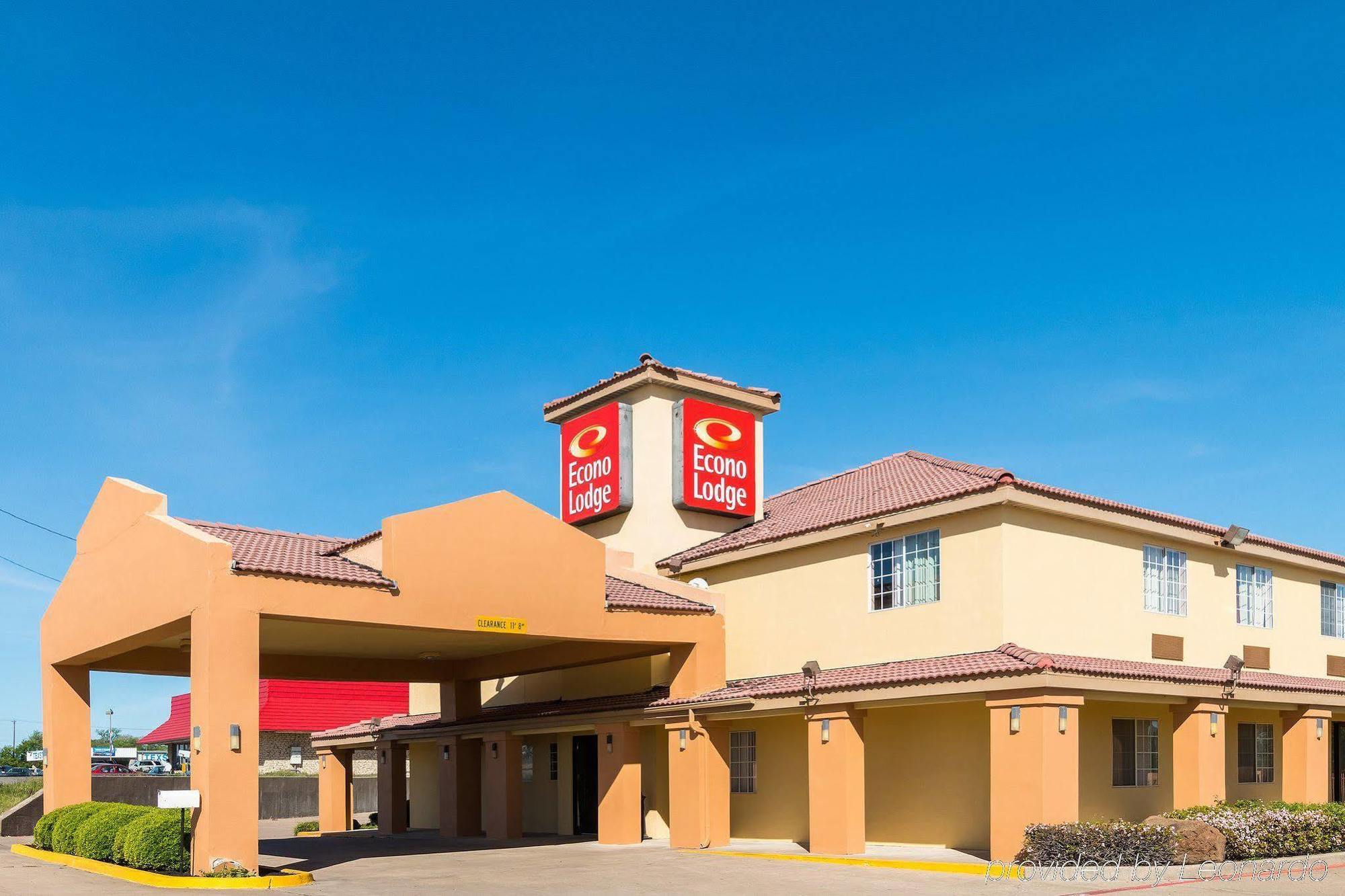 Rodeway Inn Stephenville Exterior photo